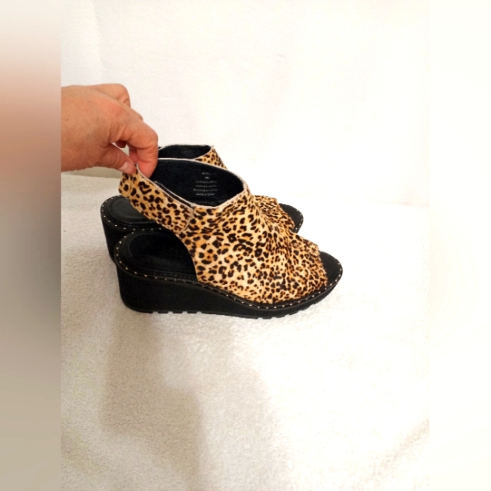 Cecelia New York Gianna Peep Toe Wedge Sz 9 M